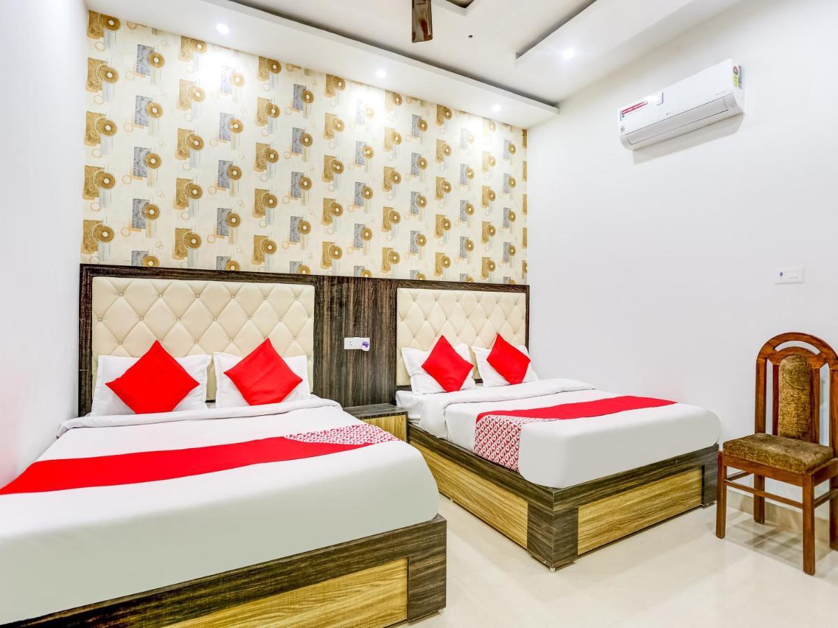 Hotel Oyo 75850 Vishwanath Varanasi